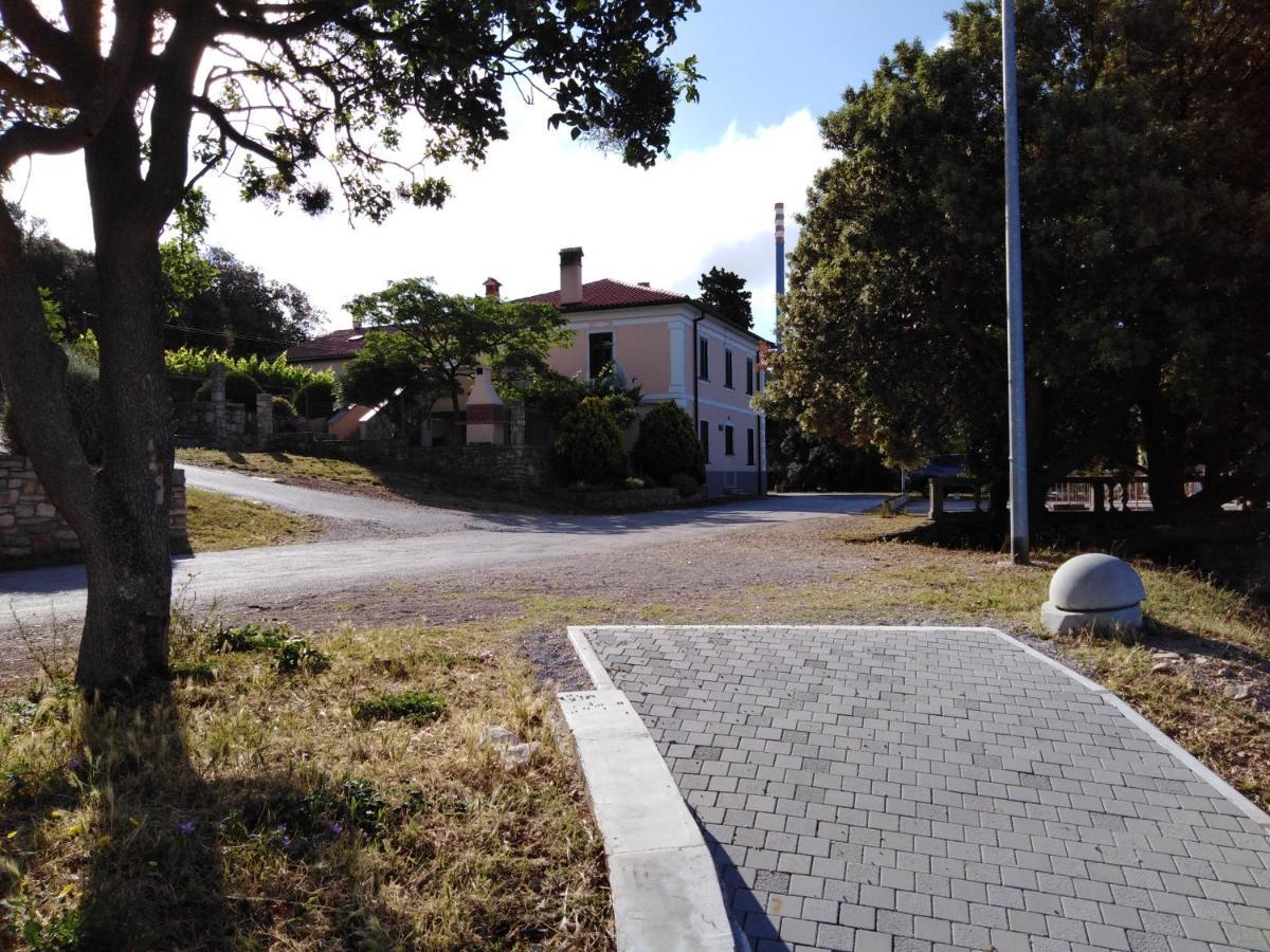 Apartmani Zupanic Koromačno Exterior foto